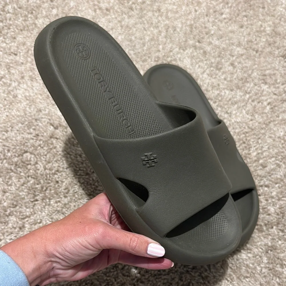 Tory Burch shower slides - Picture 2 of 4